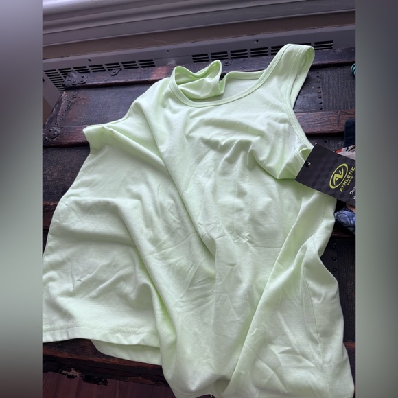 ATHLETIC WORKS Tee-Shirt. NWT - Picture 4 of 11